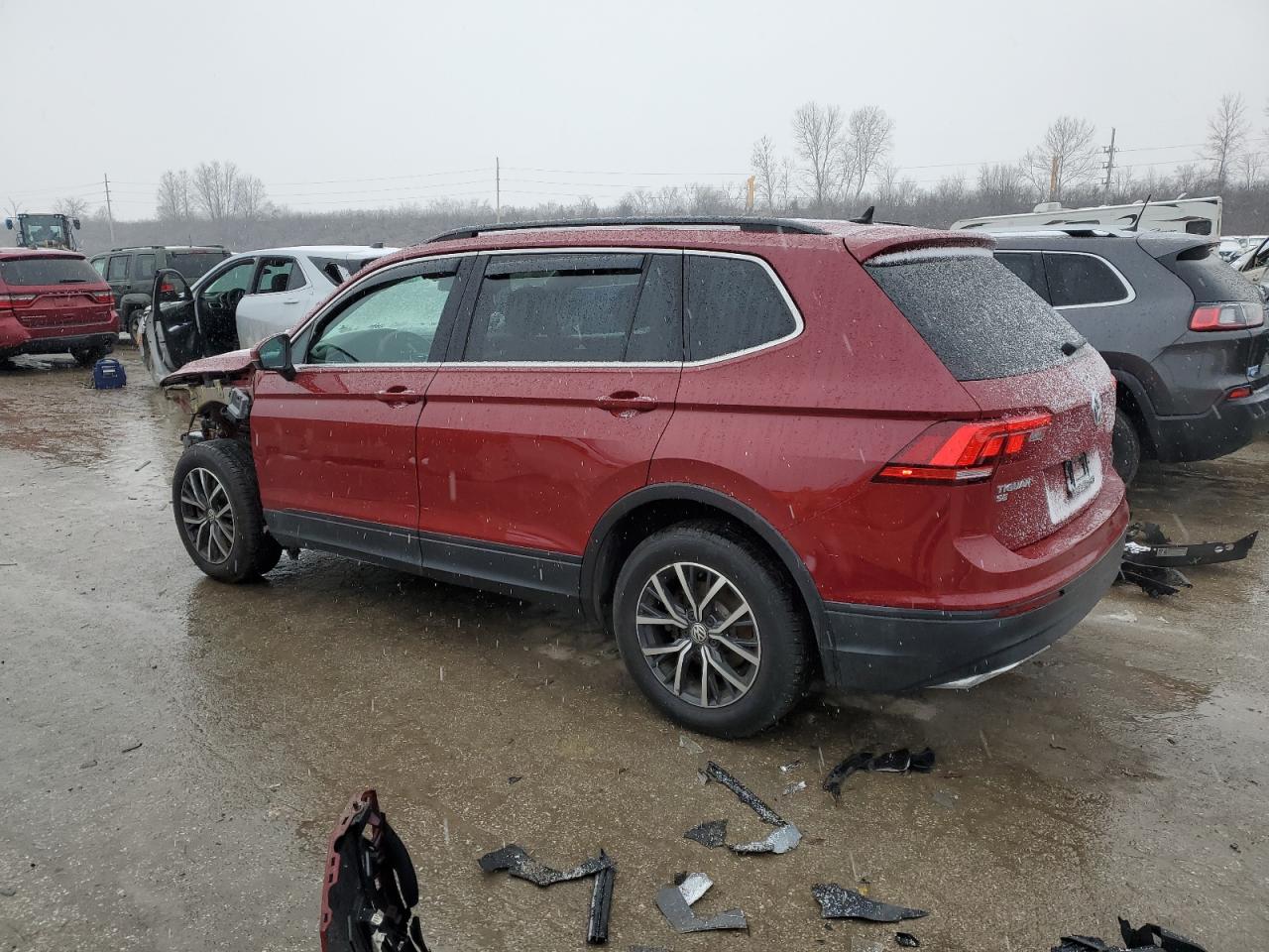 2019 Volkswagen Tiguan VIN 3VV2B7AX4KM100837 Copart auction photo, front end damage thumbnail 2