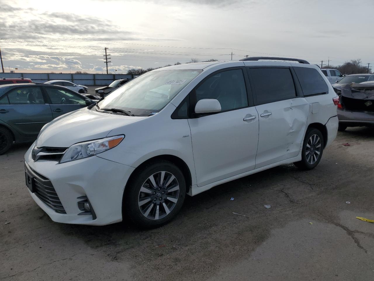 2018 Toyota Sienna VIN 5TDDZ3DC7JS198250