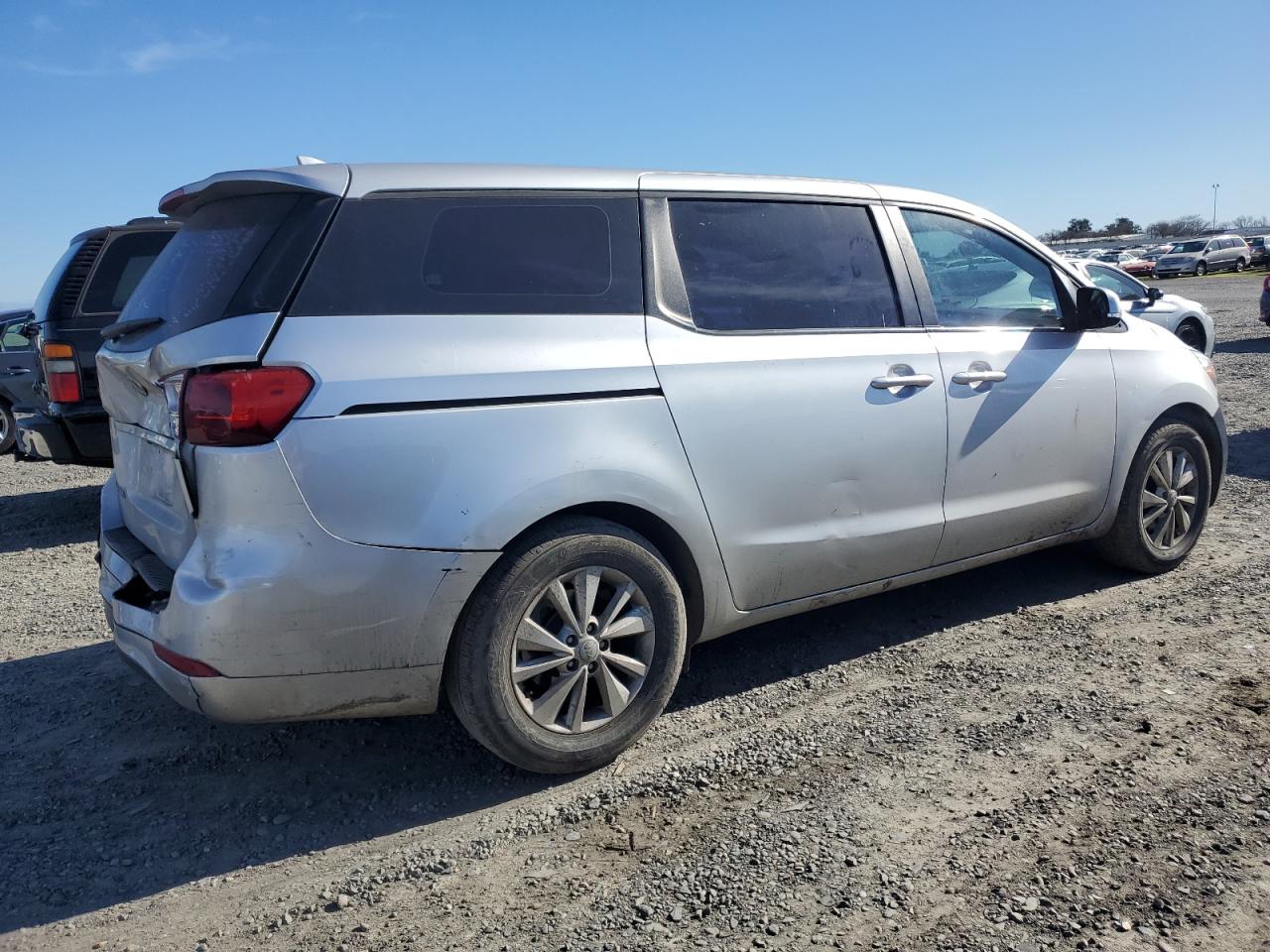 2017 KIA Sedona VIN KNDMA5C11H6273442 Copart auction photo, rear end / side damage thumbnail 3
