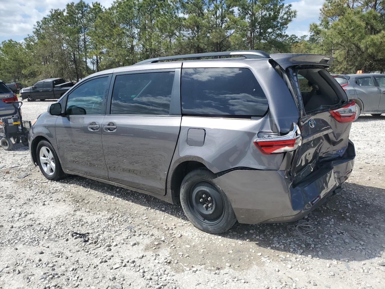 2017 Toyota Sienna VIN 5TDKZ3DCXHS844494 Copart auction photo, rear end / side damage thumbnail 2