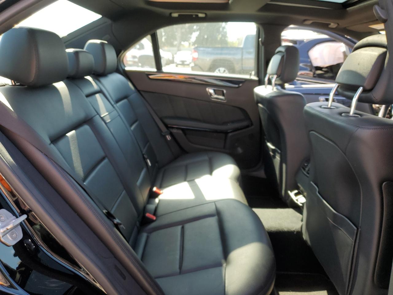 2010 Mercedes-Benz E-klasse VIN WDDHF5GB9AA090319 Copart auction photo, side / minor dent/scratches damage thumbnail 10
