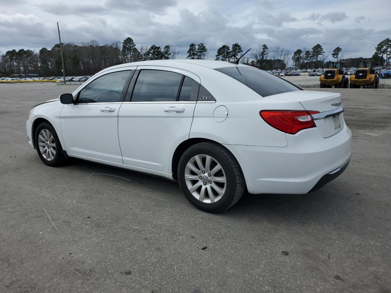 2013 Chrysler 200 VIN 1C3CCBBBXDN600536 Copart auction photo, front end / side damage thumbnail 2