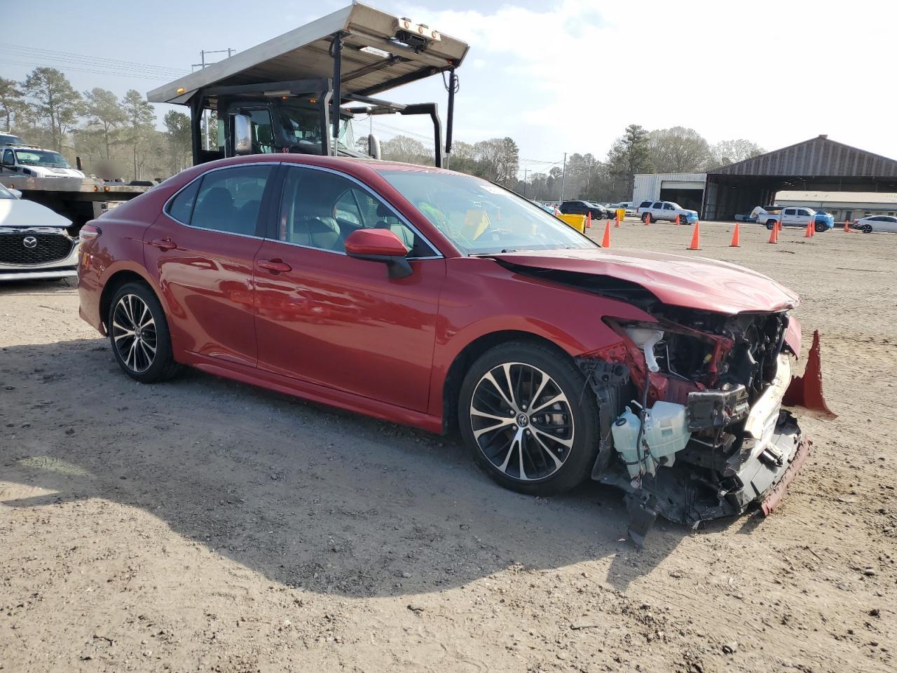2020 Toyota Camry VIN 4T1G11AKXLU326723 Copart auction photo, front end damage thumbnail 4