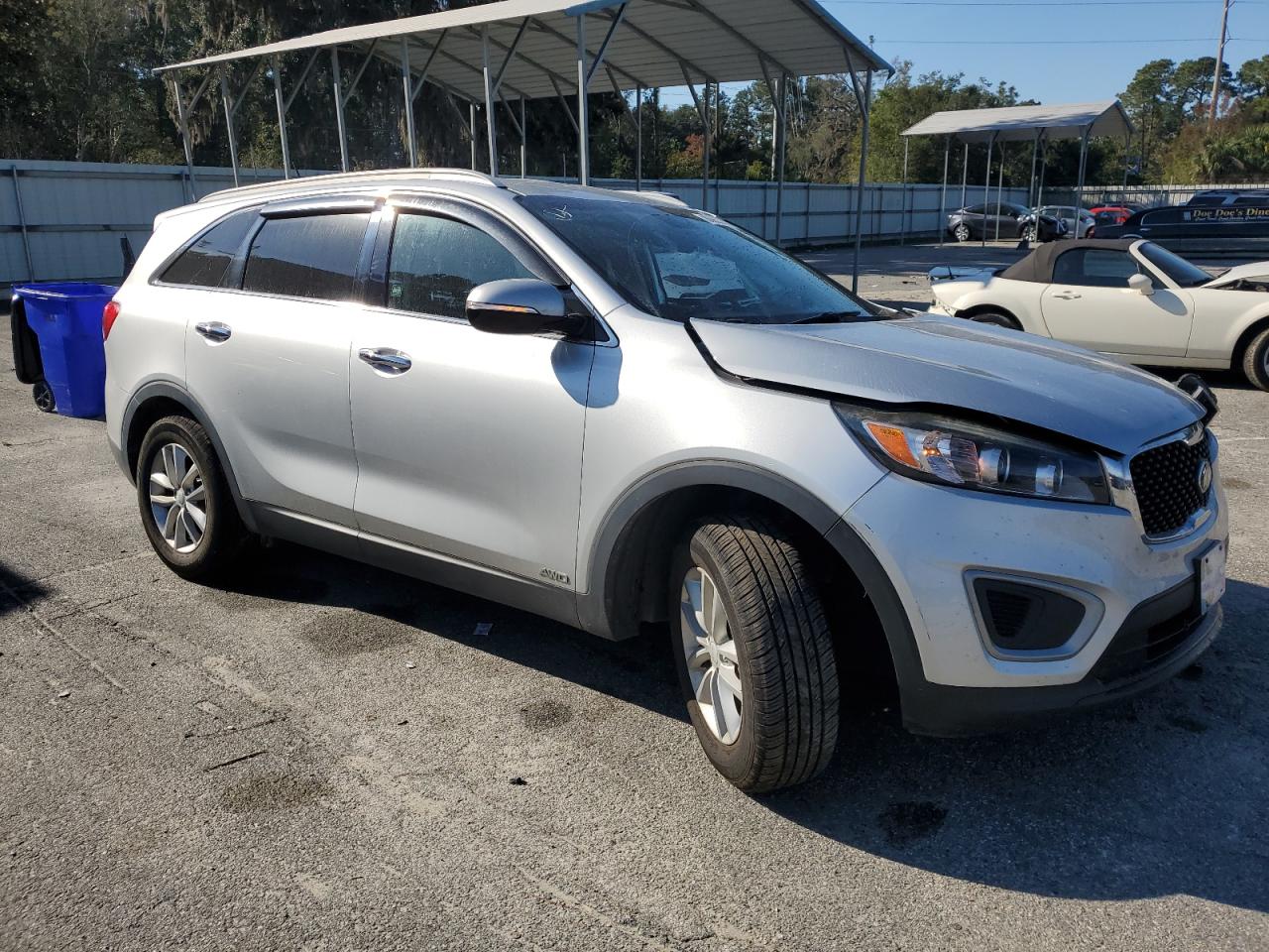 2017 KIA Sorento VIN 5XYPGDA37HG299406 Copart auction photo, side / front end damage thumbnail 4