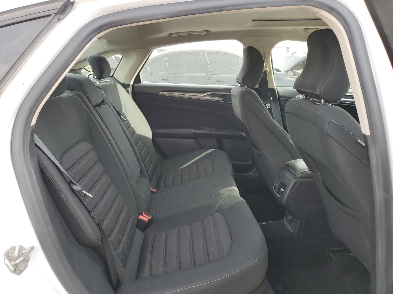 2019 Ford Fusion VIN 3FA6P0LU3KR124230 Copart auction photo, undercarriage / minor dent/scratches damage thumbnail 10