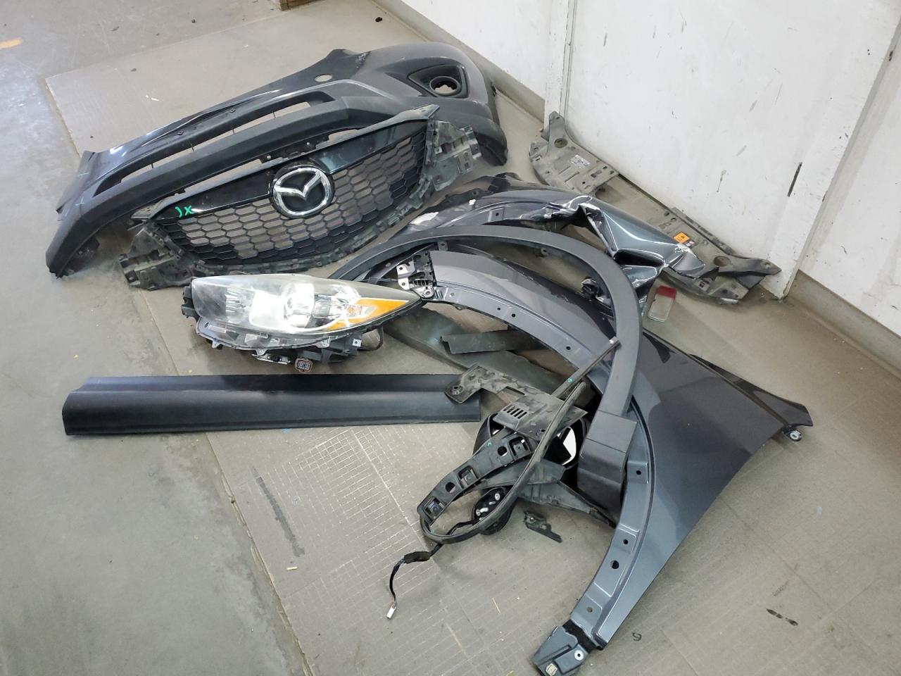 2014 Mazda CX-5 VIN JM3KE4DY4E0394263 Copart auction photo, front end / side damage thumbnail 13