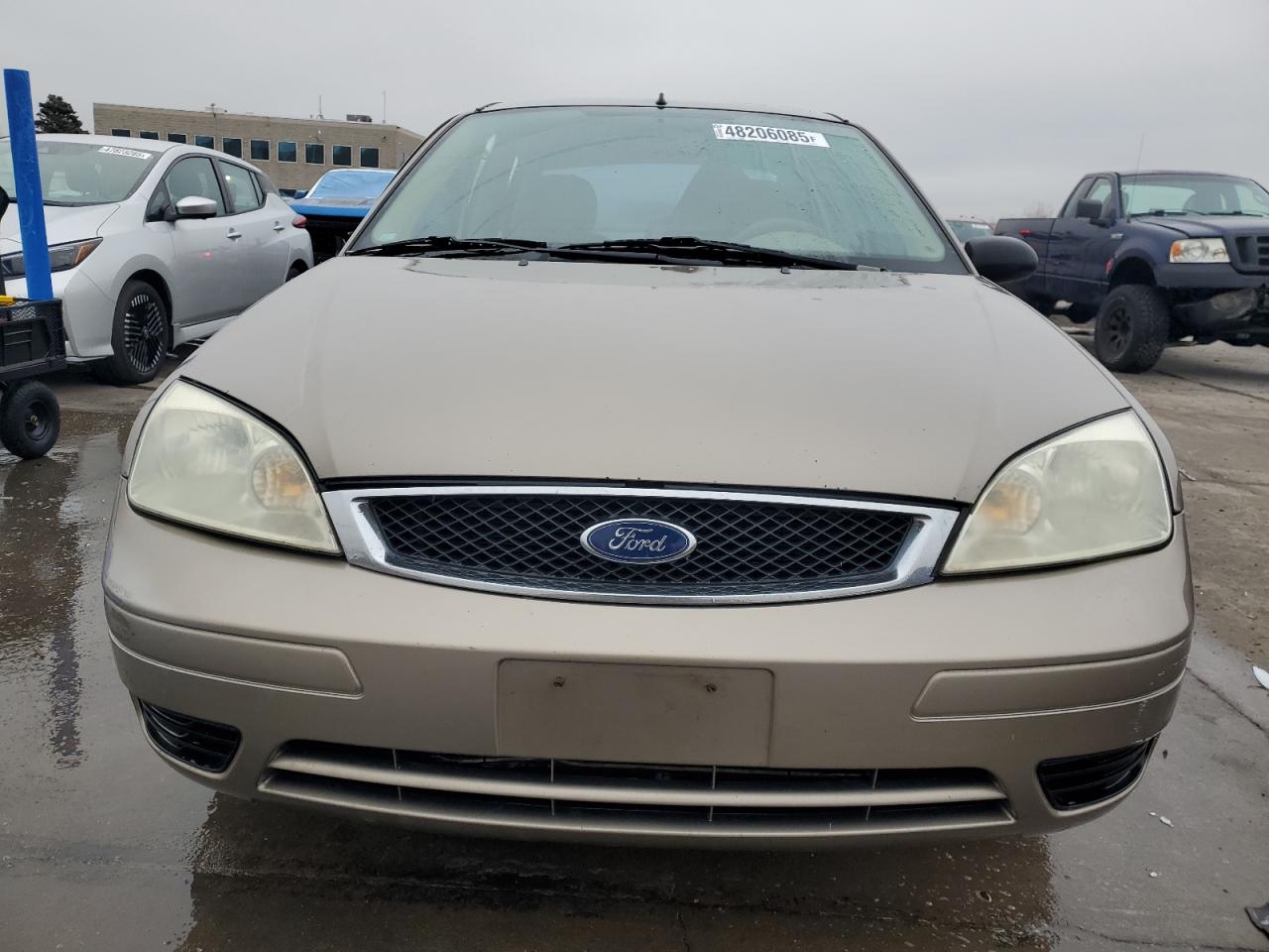 2005 Ford Focus VIN 1FAFP34NX5W279805 Copart auction photo, side / rear end damage thumbnail 5