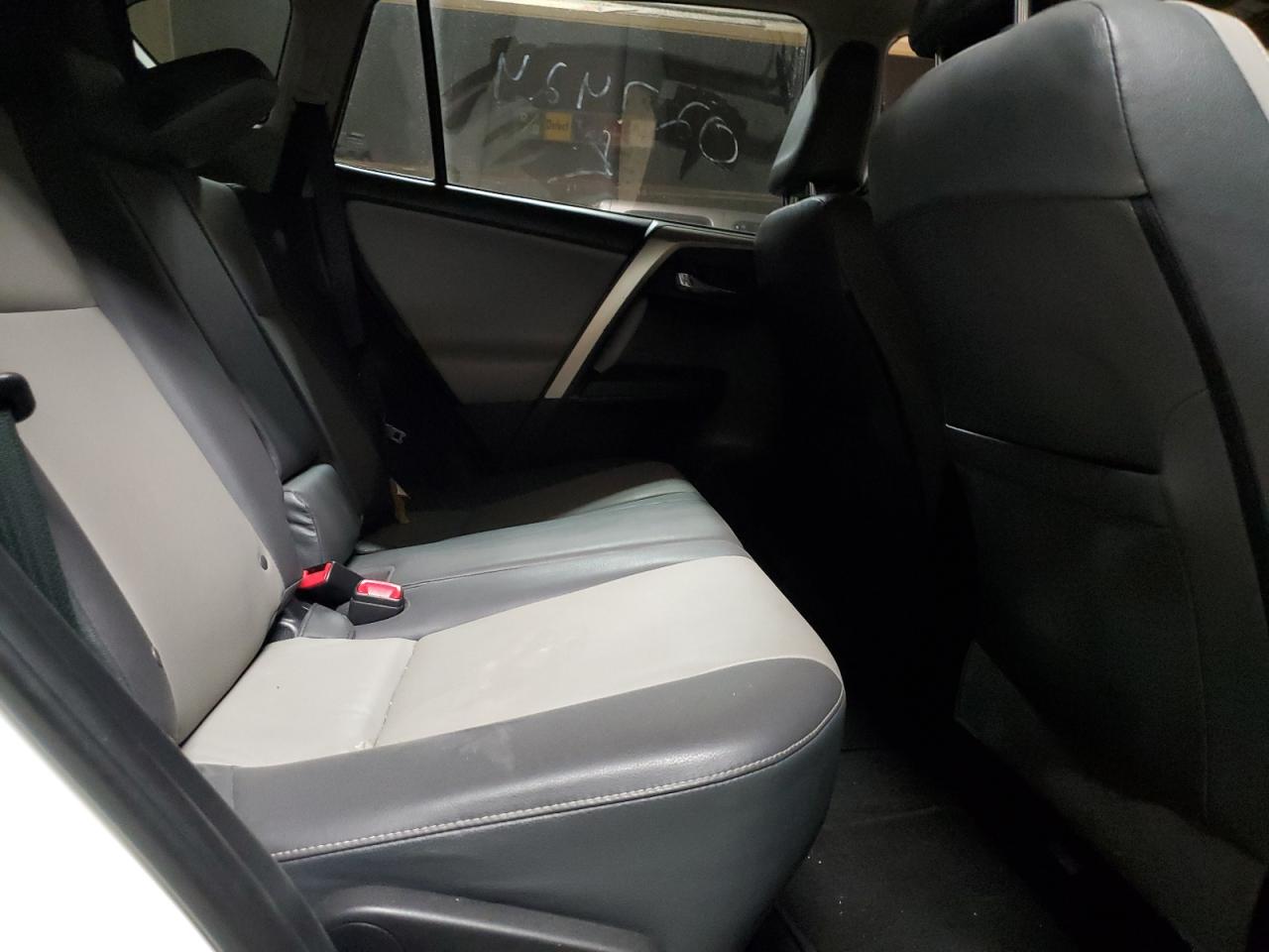 2015 Toyota RAV 4 VIN JTMYFREV2FJ027424 Copart auction photo, front end / minor dent/scratches damage thumbnail 11