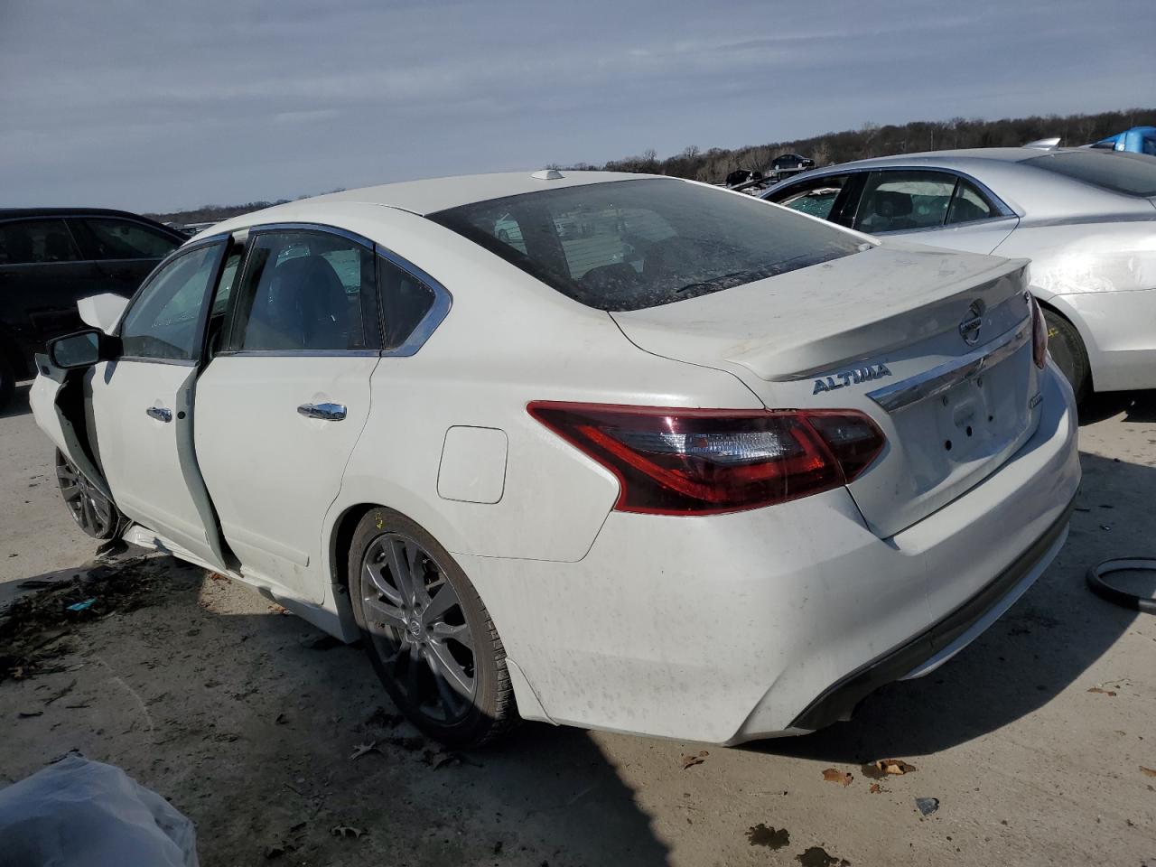 2018 Nissan Altima VIN 1N4AL3AP7JC256859 Copart auction photo, front end damage thumbnail 2