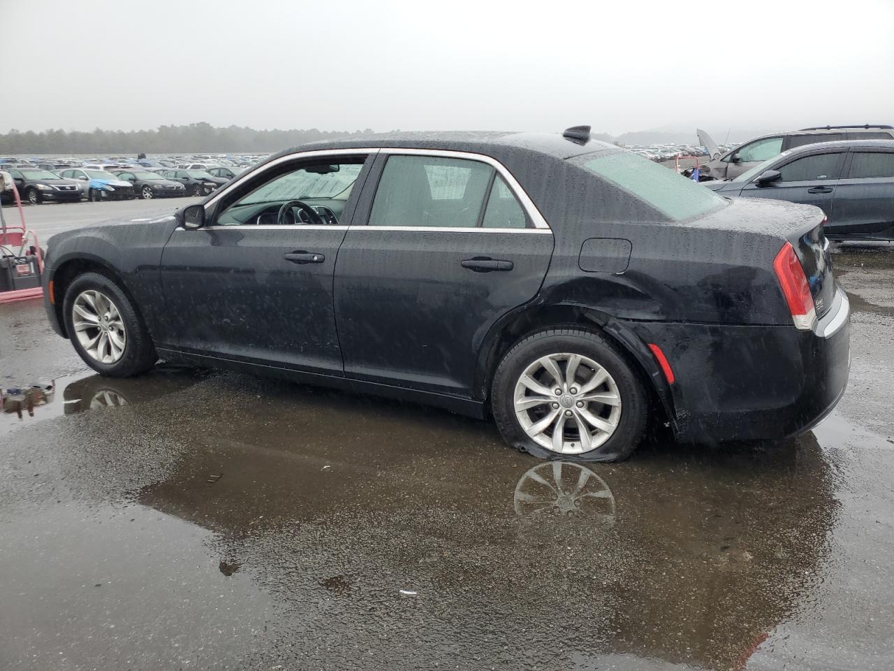 2015 Chrysler 300 VIN 2C3CCAAG7FH867961 Copart auction photo, side / rear end damage thumbnail 2