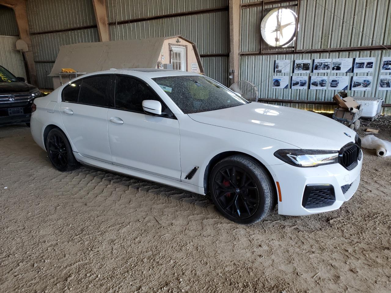 2022 BMW 5er VIN WBA53BJ05NWX79517 Copart auction photo, vandalism / side damage thumbnail 4