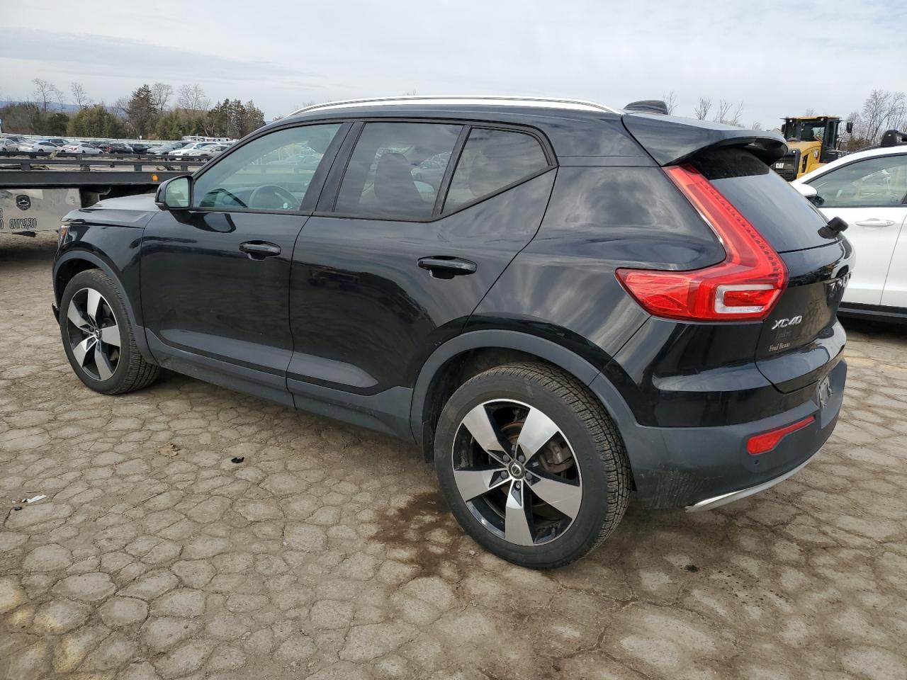 2020 Volvo XC40 VIN YV4162UK4L2199232 Copart auction photo, front end damage thumbnail 2