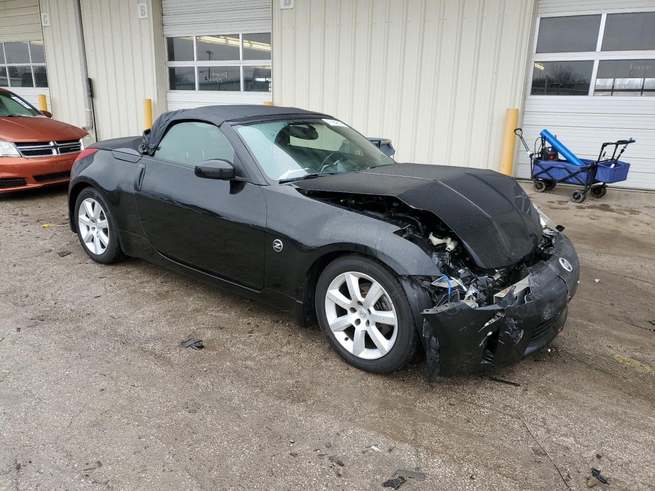 2004 Nissan 350Z VIN JN1AZ36A44T005690 Copart auction photo, front end / top/roof damage thumbnail 4