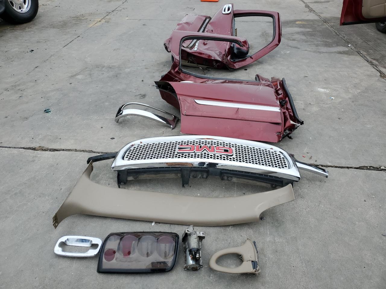 2003 GMC Yukon VIN 1GKEC13Z33J169798 Copart auction photo, side / front end damage thumbnail 13