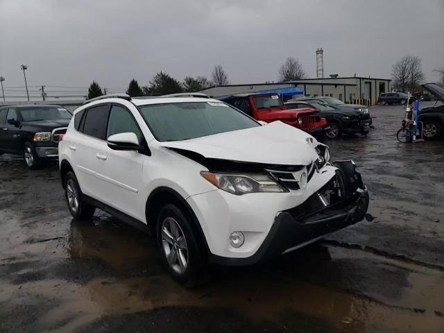 2015 Toyota RAV 4 VIN 2T3RFREV8FW264053 Copart auction photo, front end / minor dent/scratches damage thumbnail 12