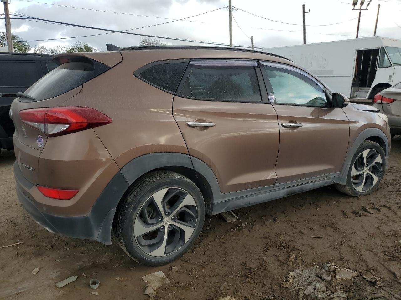 2016 Hyundai Tucson VIN KM8J33A26GU093344 Copart auction photo, front end / side damage thumbnail 3