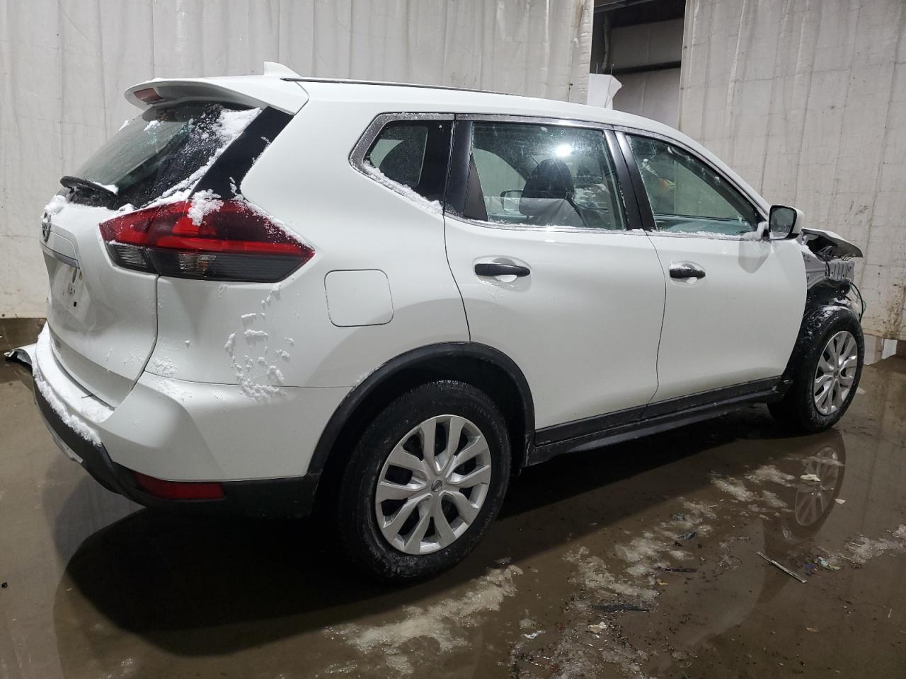 2018 Nissan Rogue VIN KNMAT2MT4JP568742 Copart auction photo, front end damage thumbnail 3