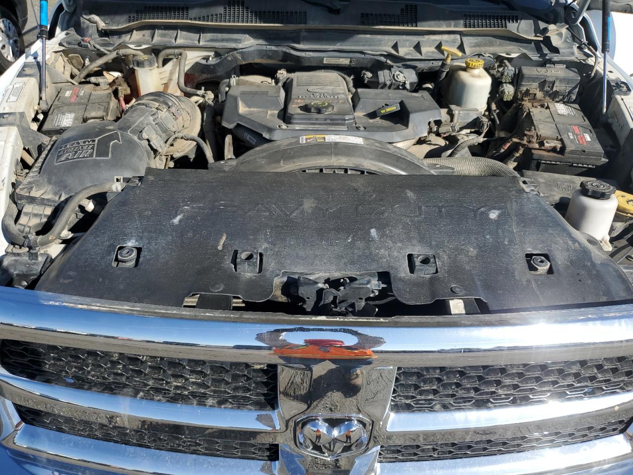 2016 RAM 5500 VIN 3C7WRMBL6GG109702 Copart auction photo, minor dent/scratches damage thumbnail 11