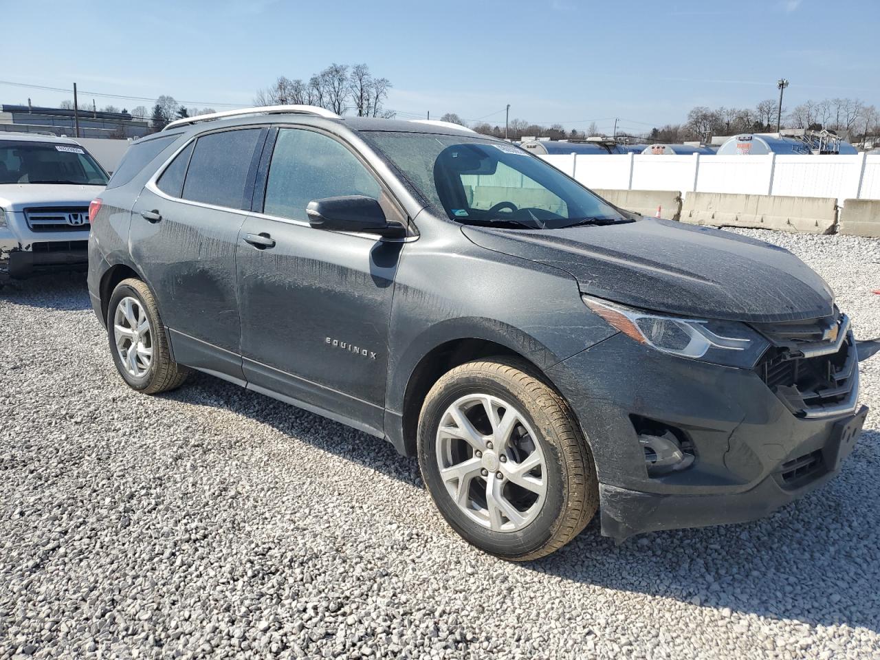 2019 Chevrolet Equinox VIN 3GNAXVEX9KS665632 Copart auction photo, front end / side damage thumbnail 4