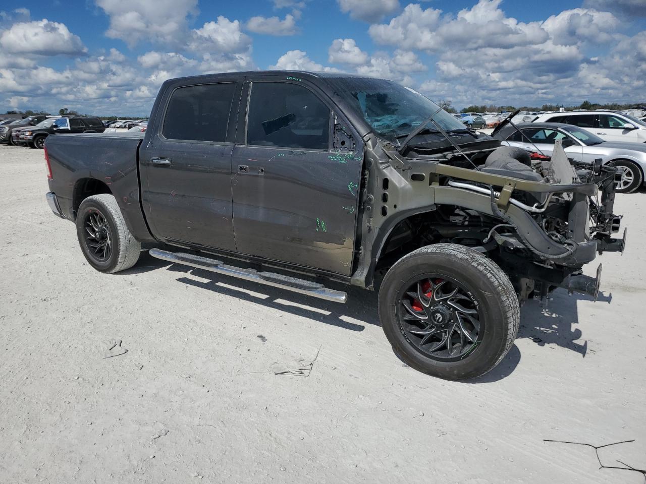 2020 RAM 1500 VIN 1C6SRFFT0LN383620 Copart auction photo, front end / side damage thumbnail 4