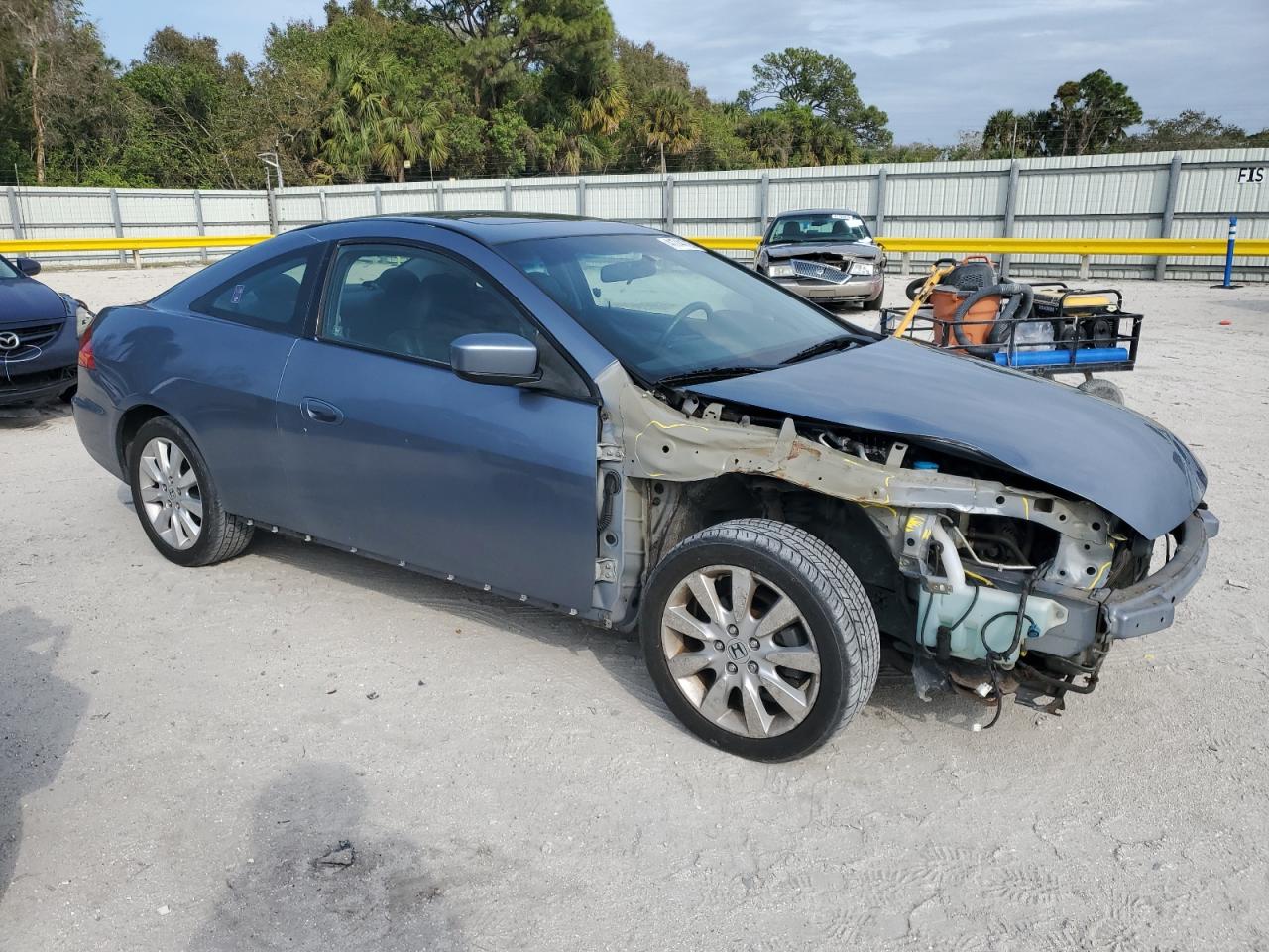 2007 Honda Accord VIN 1HGCM82697A007097 Copart auction photo, front end / minor dent/scratches damage thumbnail 4