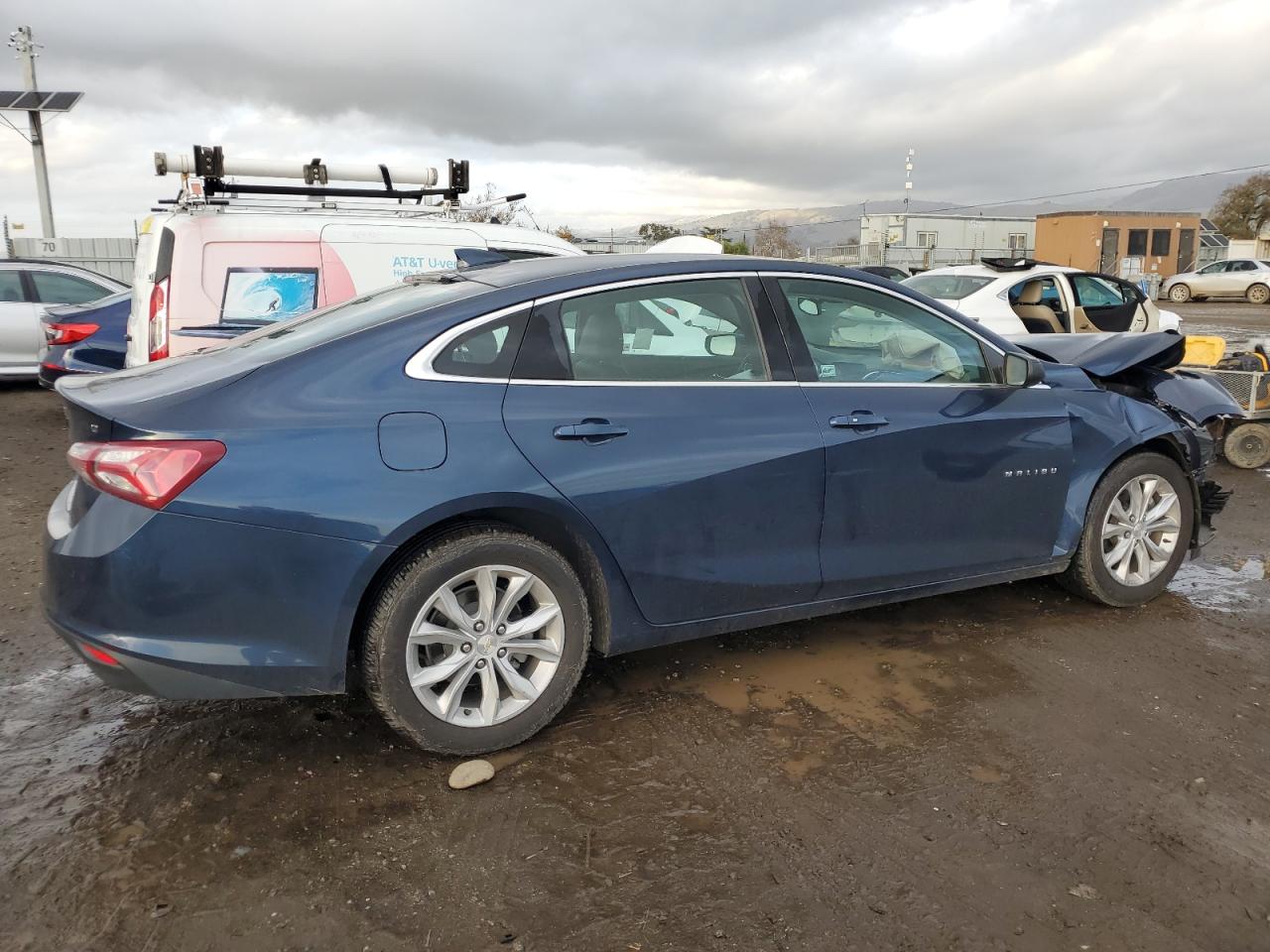 2020 Chevrolet Malibu VIN 1G1ZD5STXLF013302 Copart auction photo, front end damage thumbnail 3