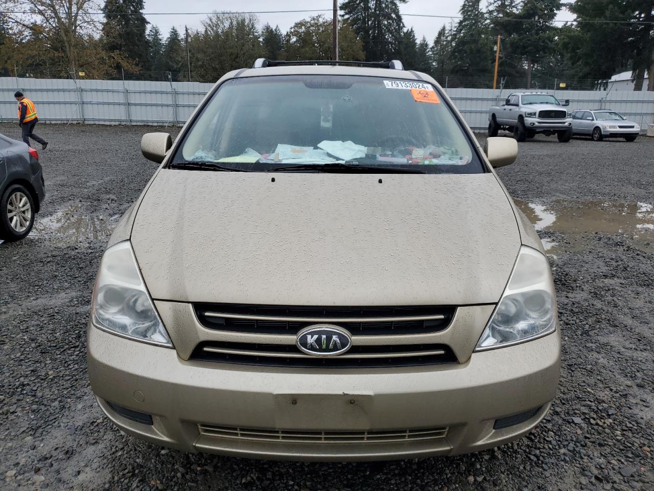 2007 KIA Sedona VIN KNDMB133676124966 Copart auction photo, vandalism damage thumbnail 5