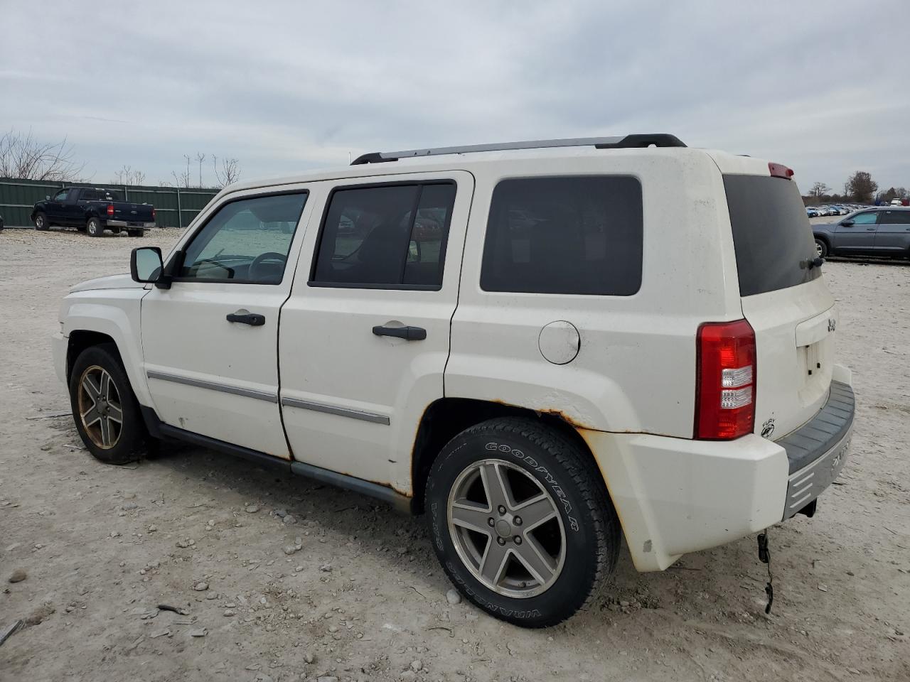 2008 Jeep Liberty (Patriot) VIN 1J8FT48W58D649307 Copart auction photo, side / front end damage thumbnail 2