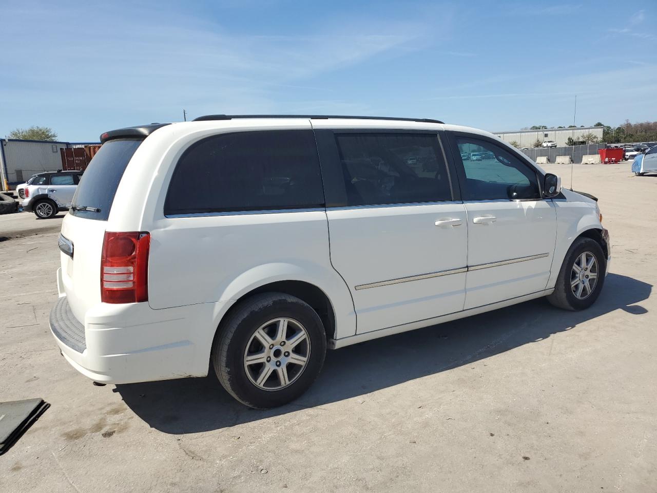 2010 Chrysler Town & Country VIN 2A4RR5D18AR257292 Copart auction photo, front end damage thumbnail 3