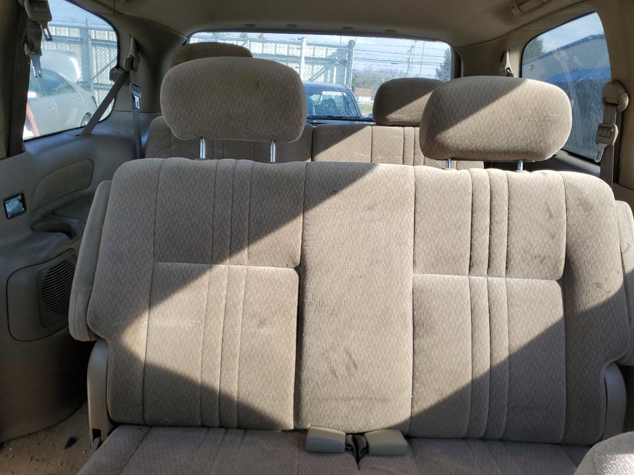 2002 Toyota Sienna VIN 4T3ZF19C02U496795 Copart auction photo, side / front end damage thumbnail 10