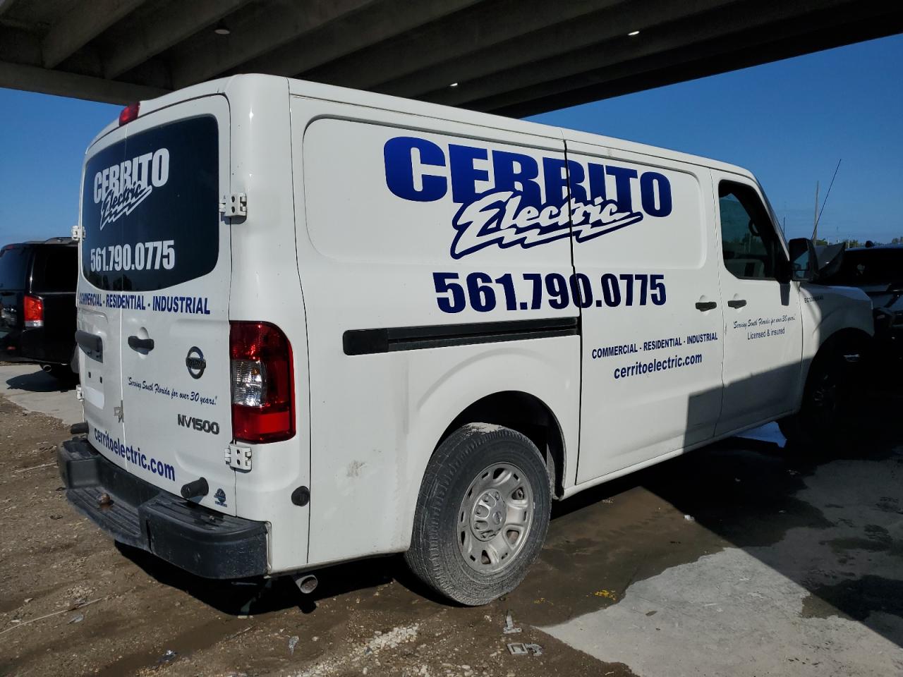 2017 Nissan NV VIN 1N6BF0KM4HN808449 Copart auction photo, front end / minor dent/scratches damage thumbnail 3