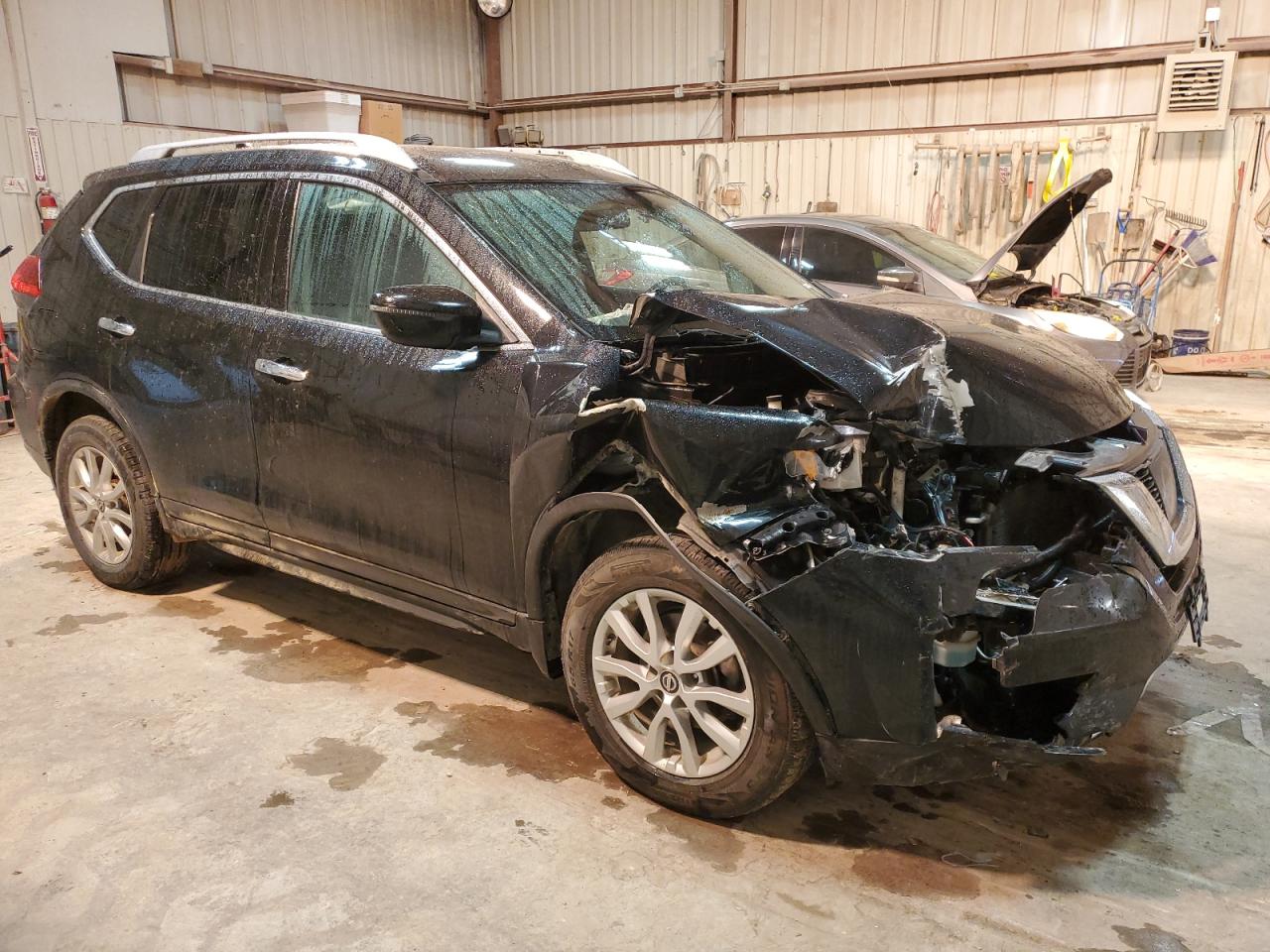 2017 Nissan Rogue VIN KNMAT2MV0HP587557 Copart auction photo, front end / minor dent/scratches damage thumbnail 4