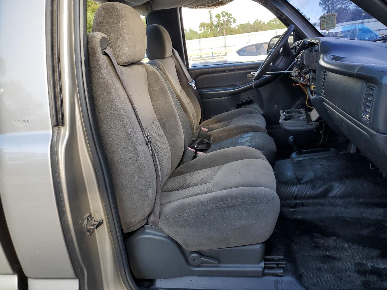 2000 Chevrolet Silverado VIN 1GCEK14V5YE425577 Copart auction photo, water/flood damage thumbnail 10