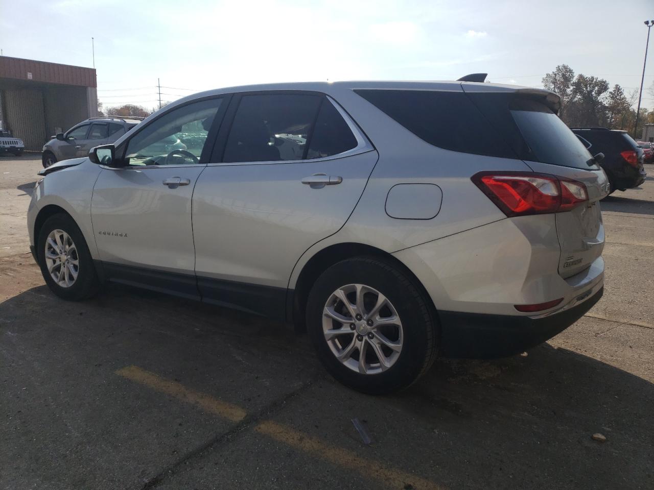 2020 Chevrolet Equinox VIN 3GNAXJEV0LL102021 Copart auction photo, front end / side damage thumbnail 2