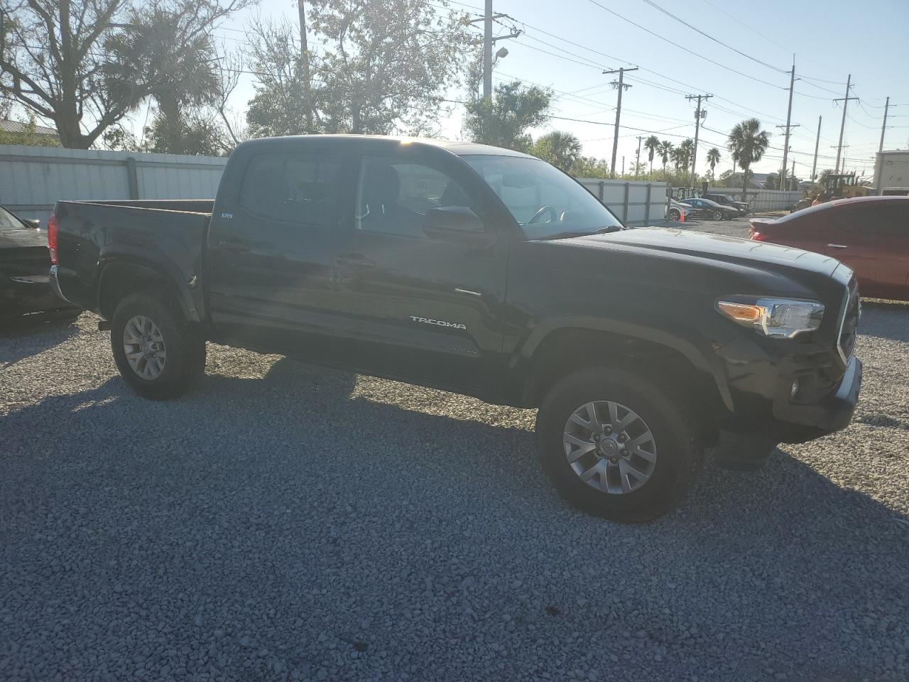 2017 Toyota Tacoma VIN 5TFCZ5AN1HX120032 Copart auction photo, water/flood damage thumbnail 4