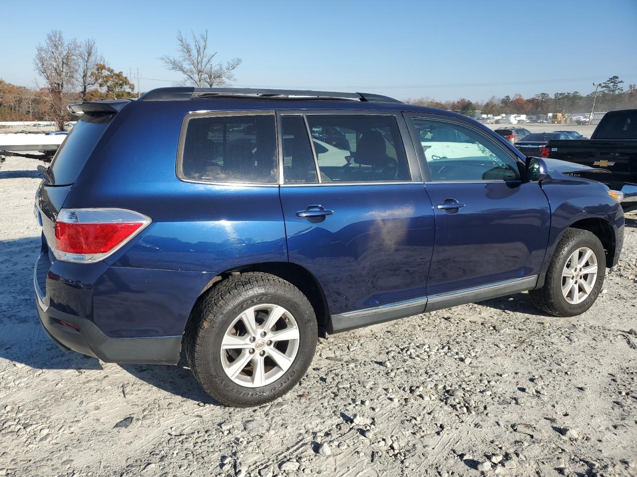 2011 Toyota Highlander VIN 5TDBK3EH0BS055700 Copart auction photo, front end damage thumbnail 3