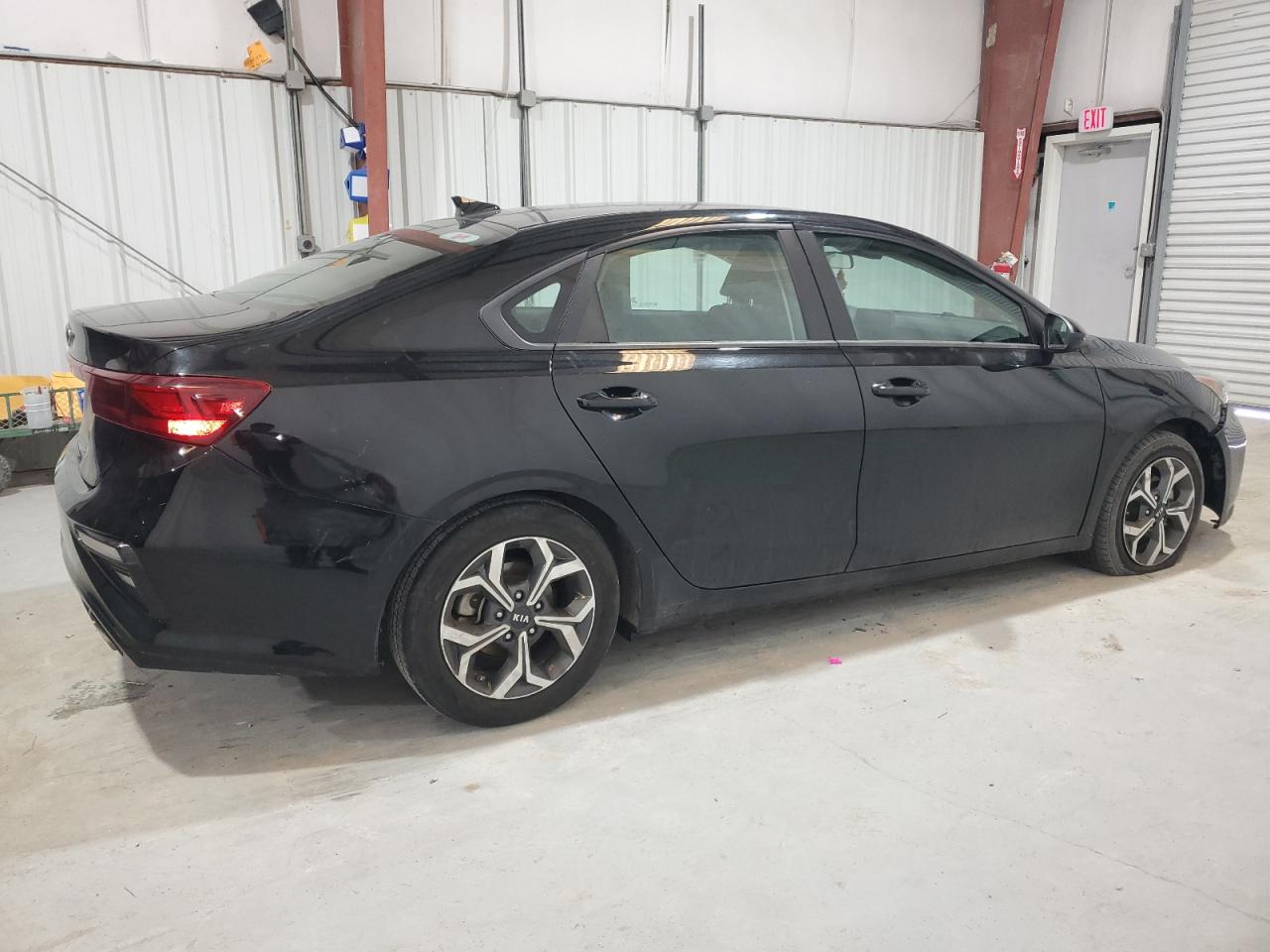 2021 KIA Forte VIN 3KPF24AD7ME329837 Copart auction photo, front end damage thumbnail 3