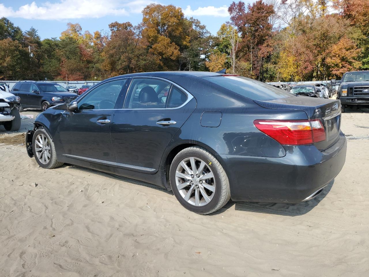 2011 Lexus LS VIN JTHCL5EF2B5011164 Copart auction photo, front end / minor dent/scratches damage thumbnail 2