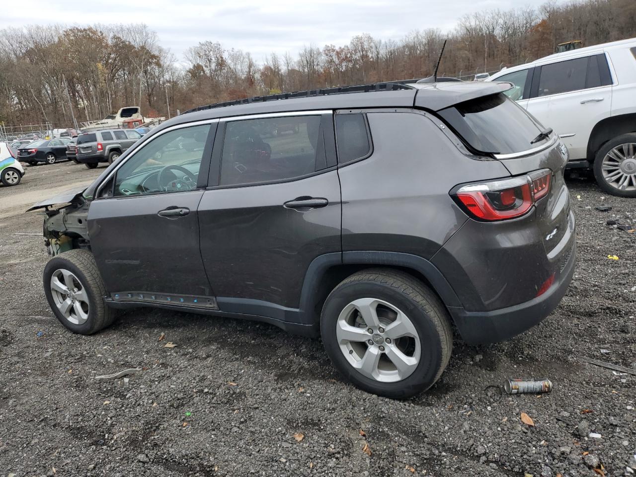 2018 Jeep Compass VIN 3C4NJDBB5JT393040 Copart auction photo, front end / stripped damage thumbnail 2
