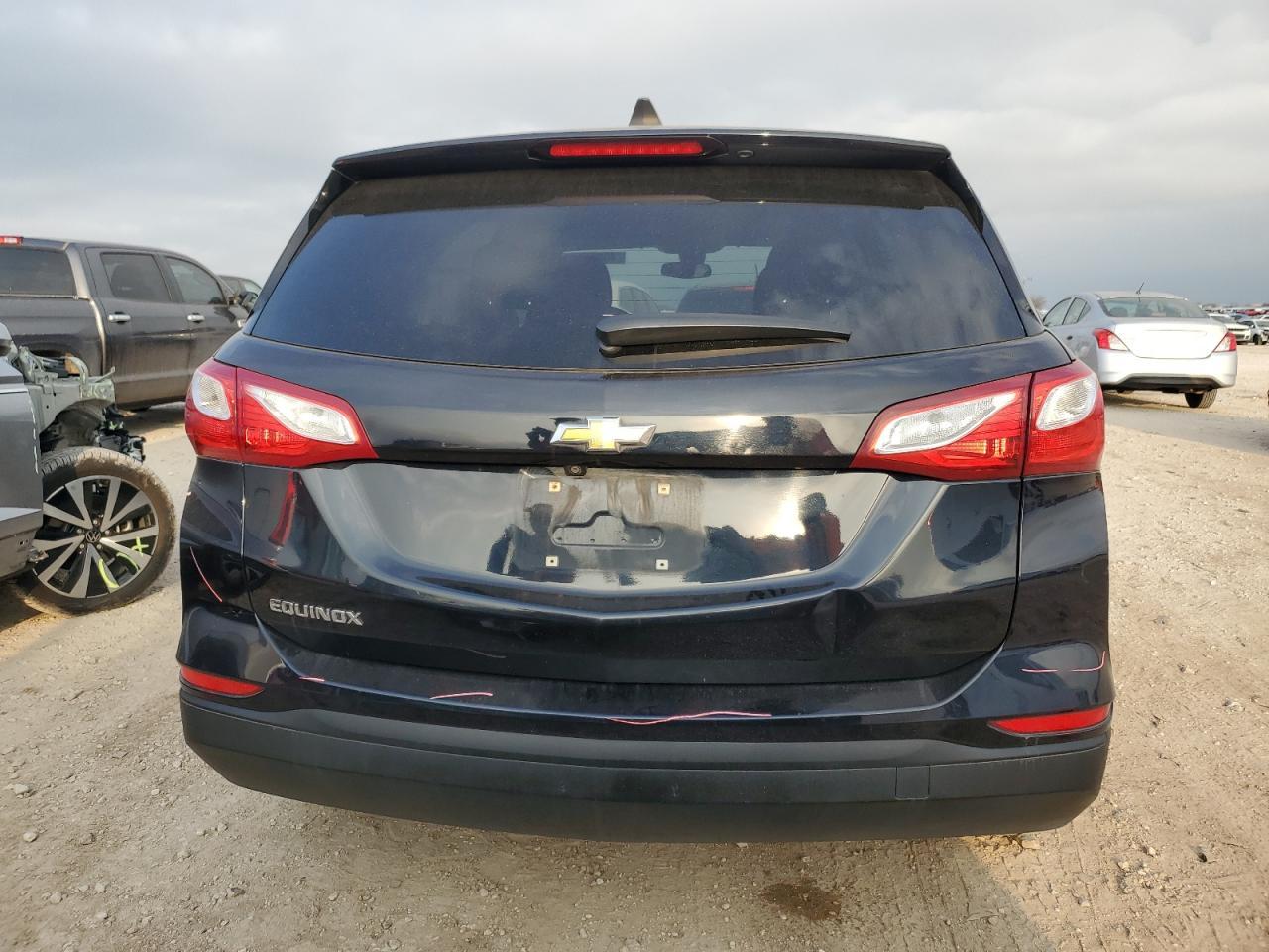 2020 Chevrolet Equinox VIN 2GNAXHEV8L6171200 Copart auction photo, front end / minor dent/scratches damage thumbnail 6