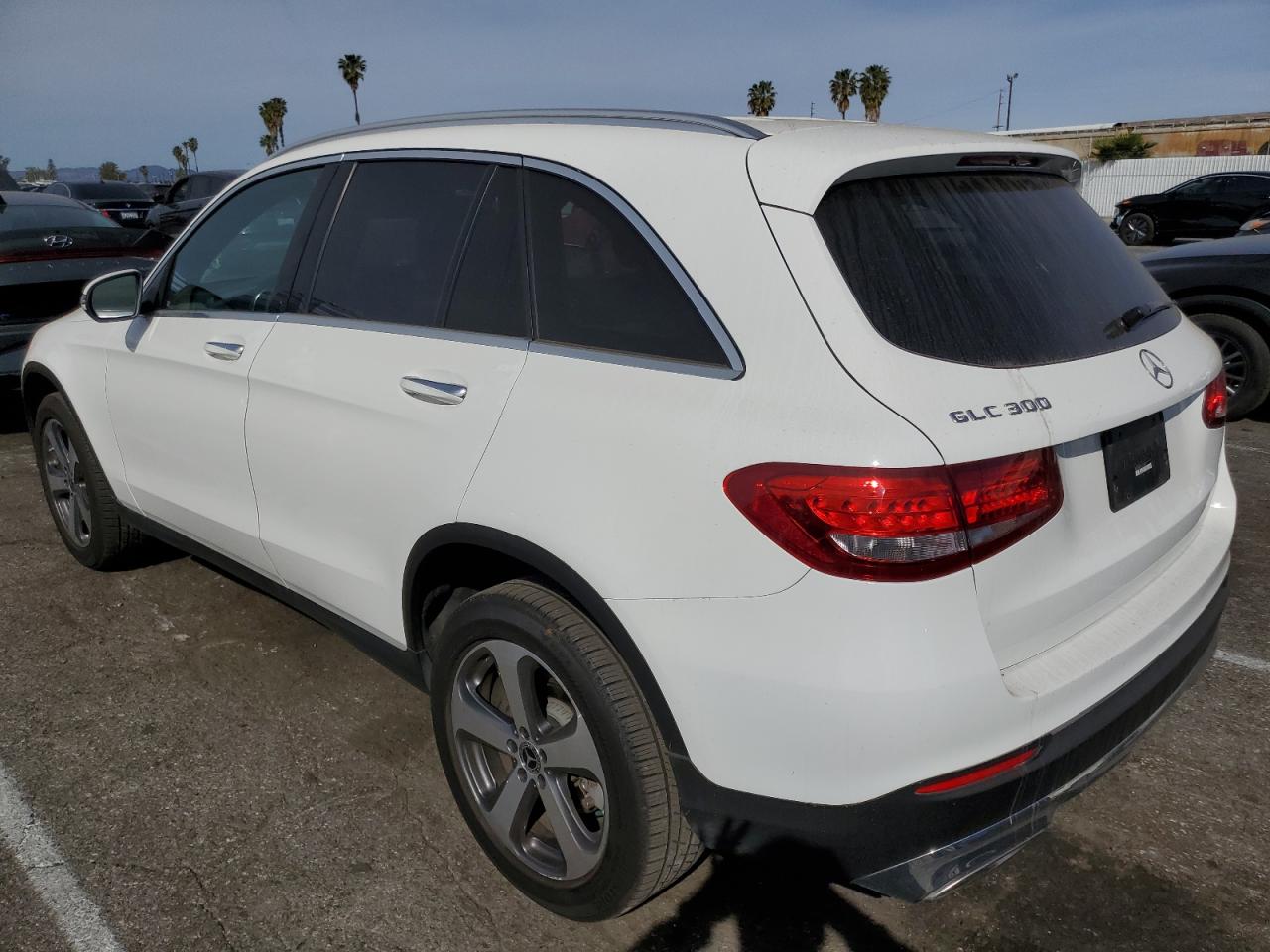 2018 Mercedes-Benz GLC VIN WDC0G4JB2JV112090 Copart auction photo, burn damage thumbnail 2