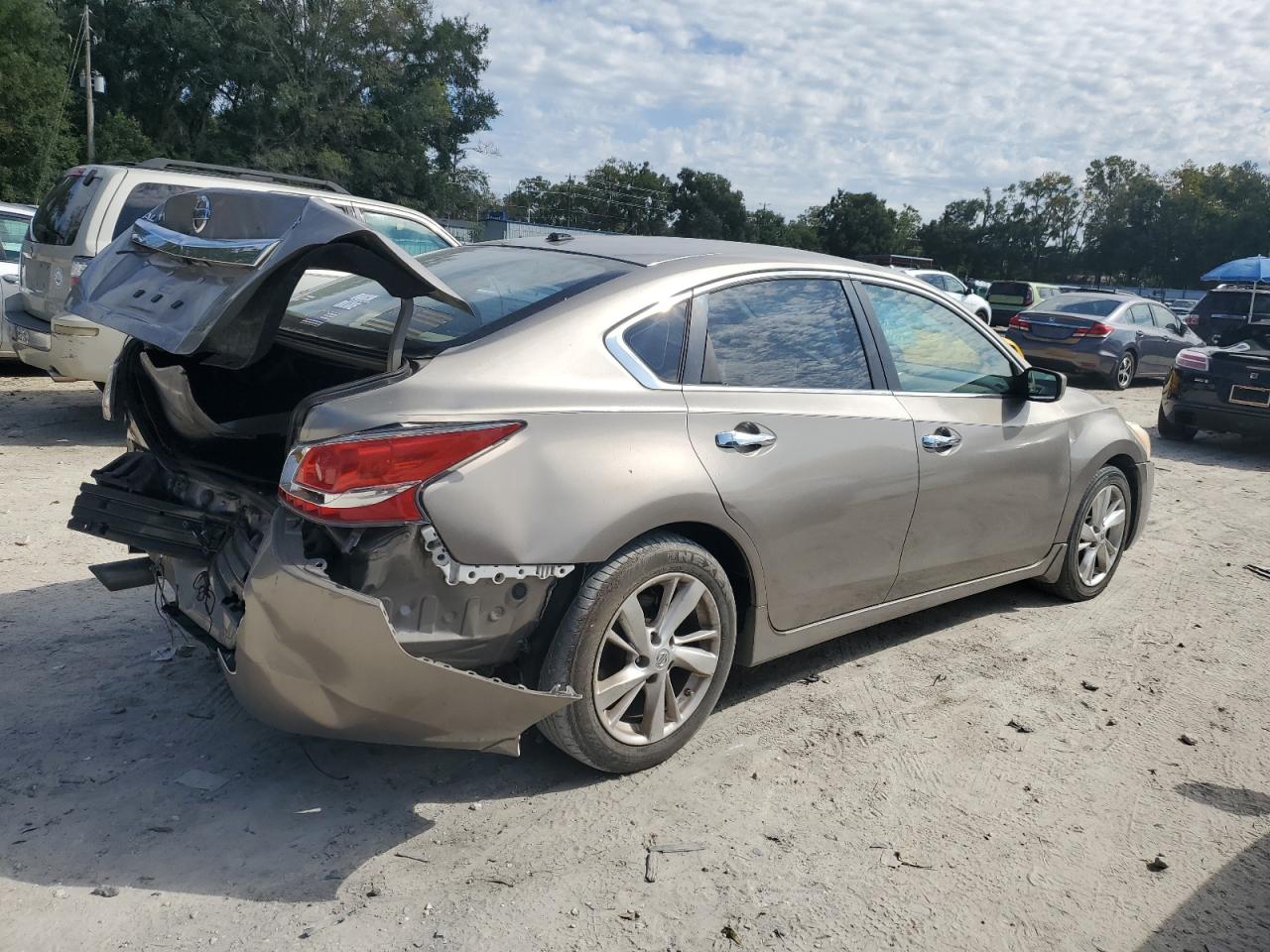 2015 Nissan Altima VIN 1N4AL3AP2FN355164 Copart auction photo, rear end damage thumbnail 3