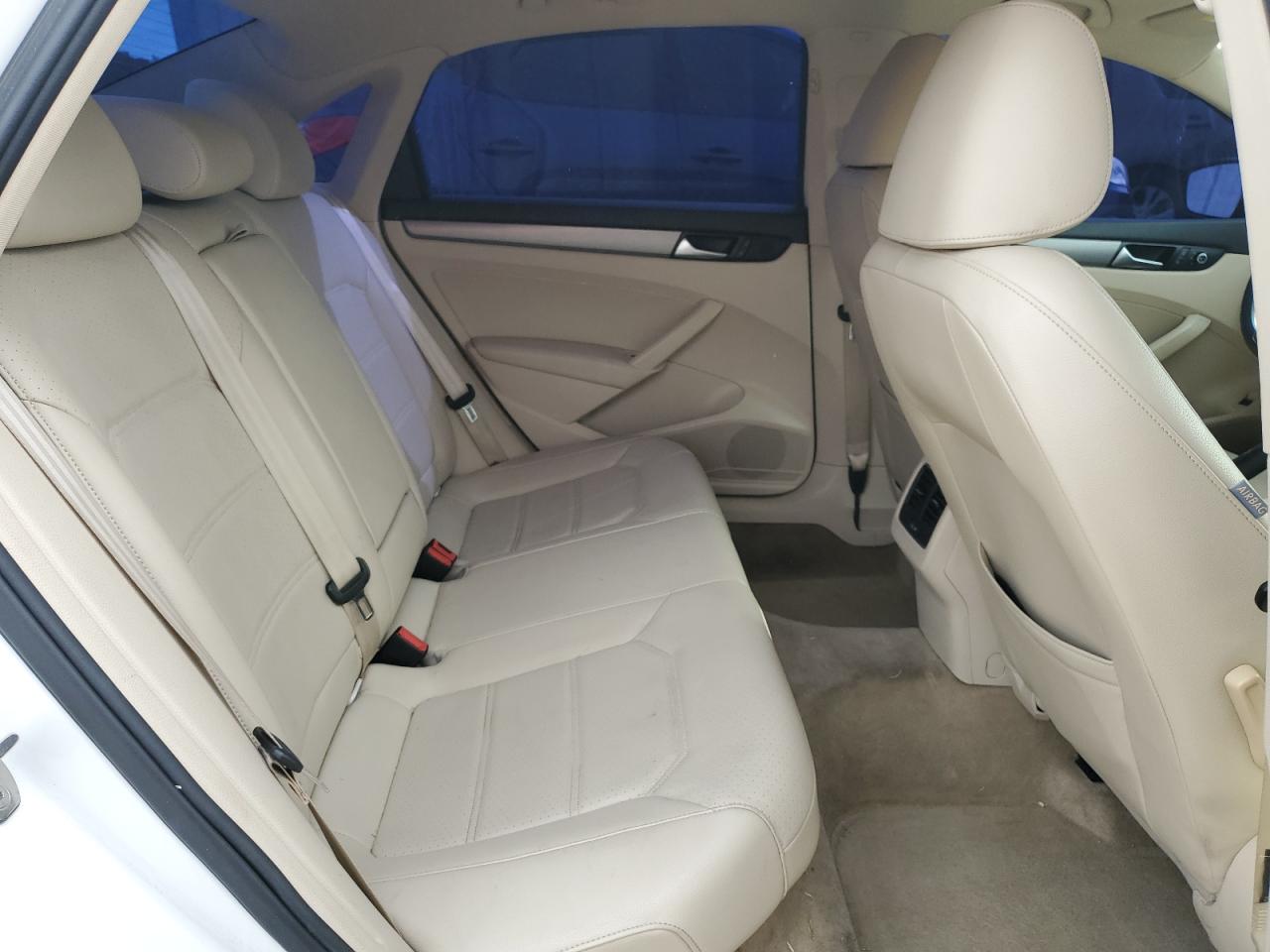 2015 Volkswagen Passat VIN 1VWBV7A39FC068197 Copart auction photo, front end damage thumbnail 10