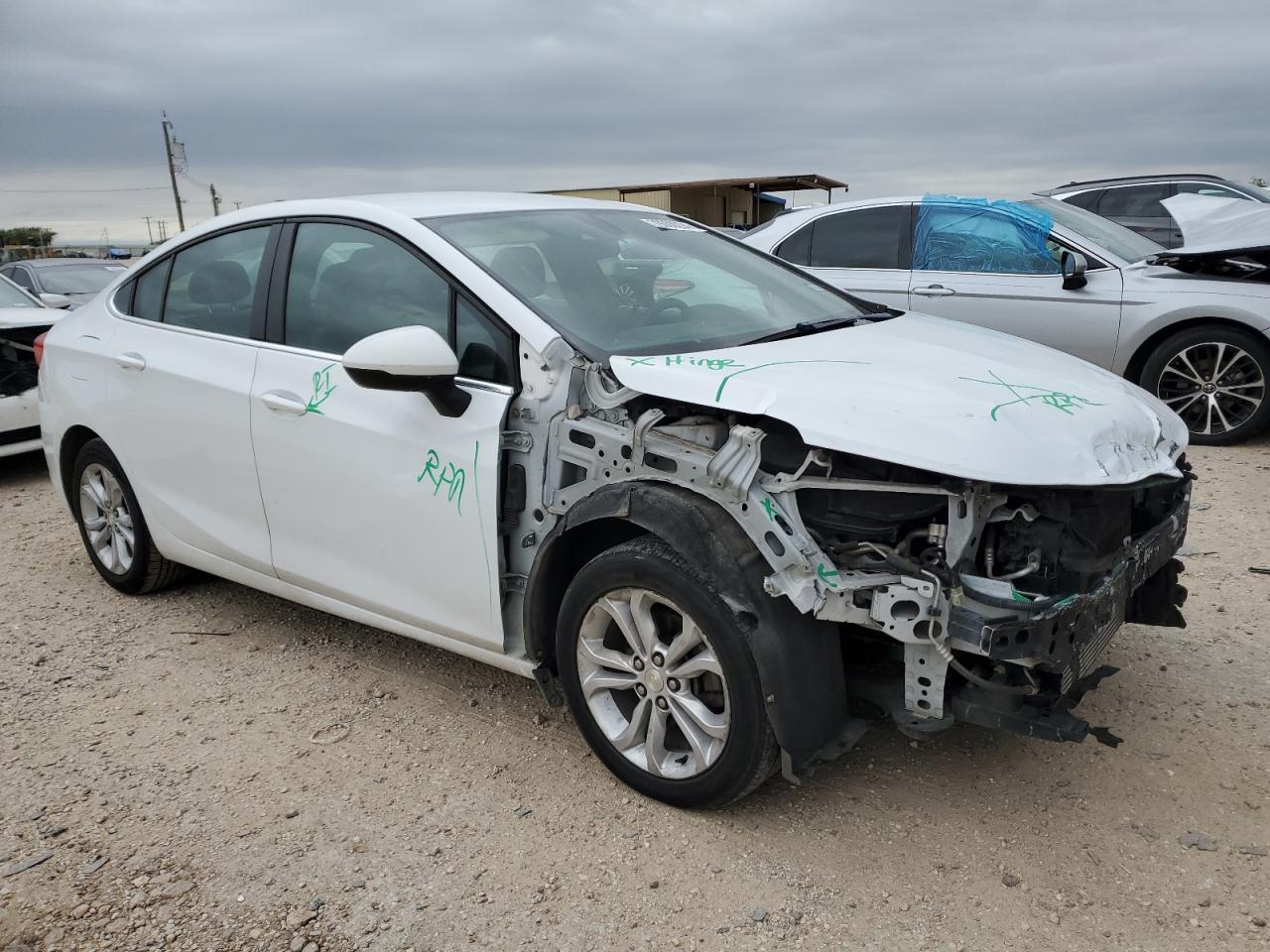 2019 Chevrolet Cruze VIN 1G1BE5SM6K7111582 Copart auction photo, front end / minor dent/scratches damage thumbnail 4