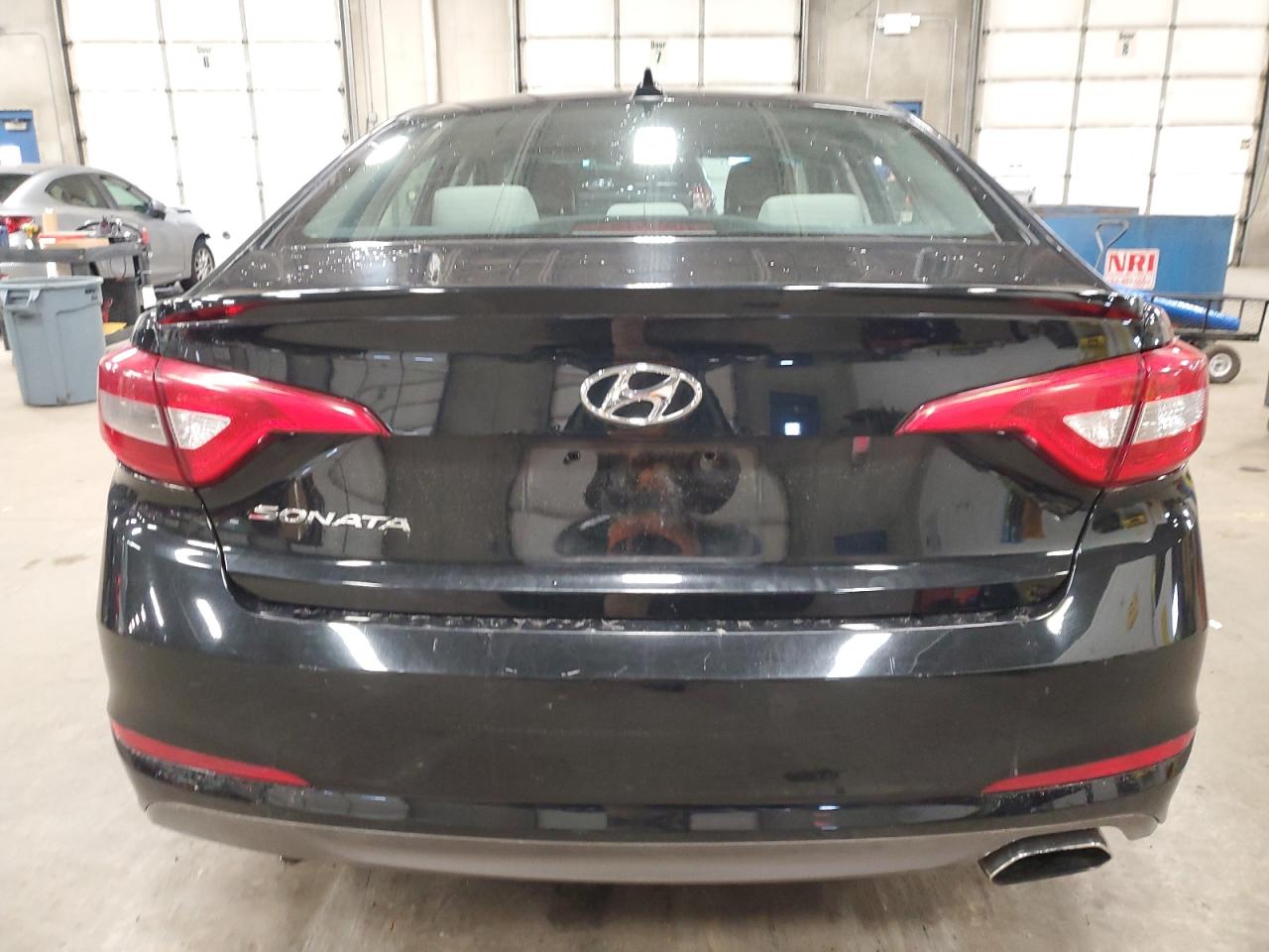 2017 Hyundai Sonata VIN 5NPE24AF1HH485936 Copart auction photo, vandalism / side damage thumbnail 6
