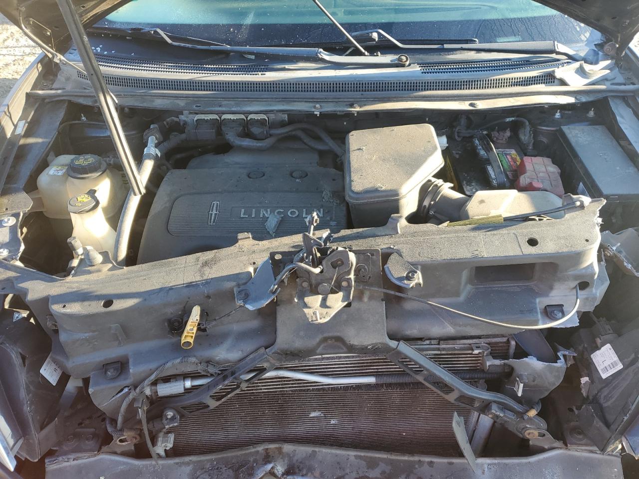 2011 Lincoln MKX VIN 2LMDJ8JK0BBJ16815 Copart auction photo, front end damage thumbnail 11