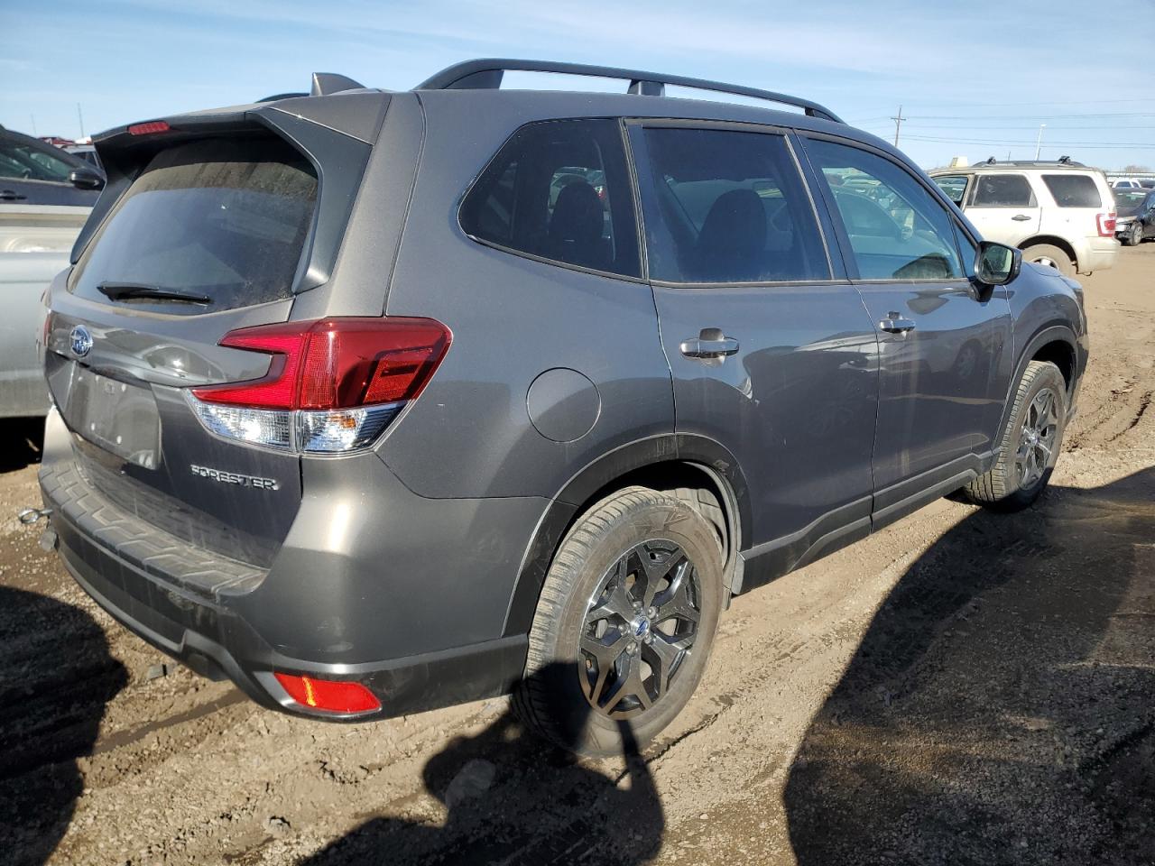 2020 Subaru Forester VIN JF2SKAJC6LH589371 Copart auction photo, front end / rear end damage thumbnail 3