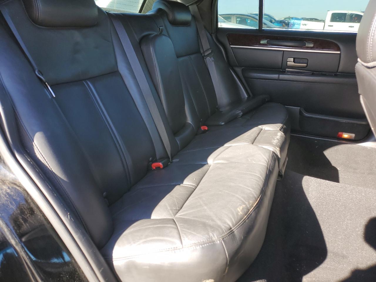 2011 Lincoln Town Car VIN 2LNBL8EV0BX756480 Copart auction photo, front end / side damage thumbnail 10