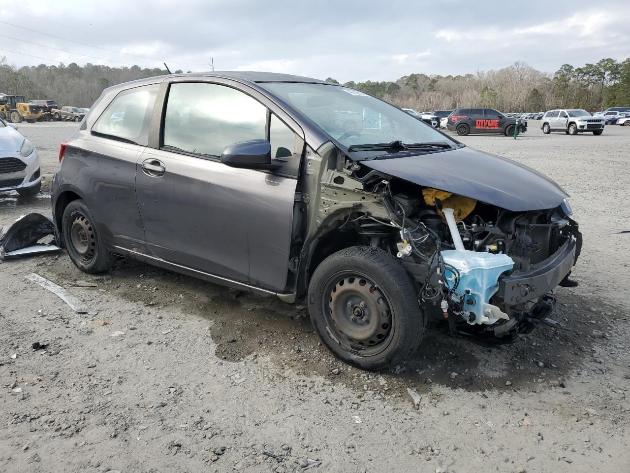 2015 Toyota Yaris VIN VNKJTUD30FA025787 Copart auction photo, front end damage thumbnail 4