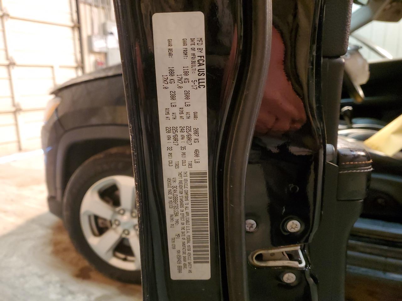 2017 Jeep Compass VIN 3C4NJDBB6HT651284 Copart auction photo, front end / minor dent/scratches damage thumbnail 15
